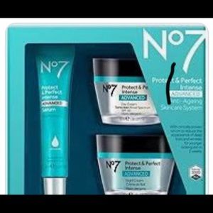 Protect & Perfect Intense Advanced Anti-Ageing Skincare System